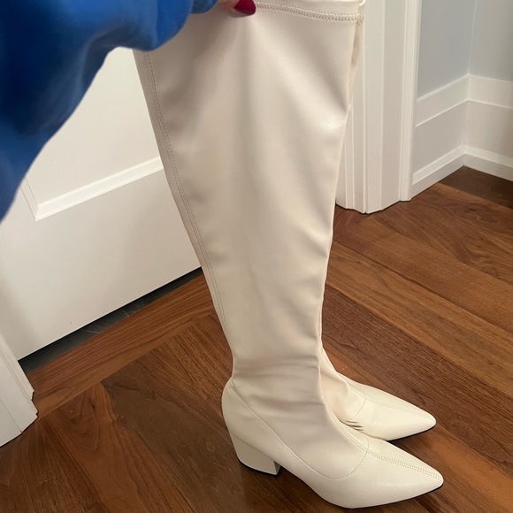 Princess Polly Olsen Boots - Picture 3 of 5